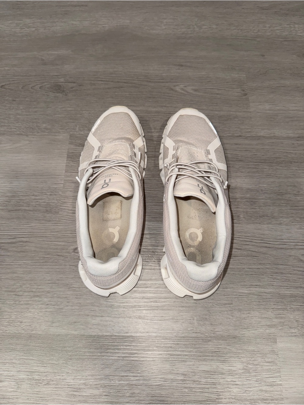 On Cloud 6 Pearl/White Size 9W - Picture 2 of 7